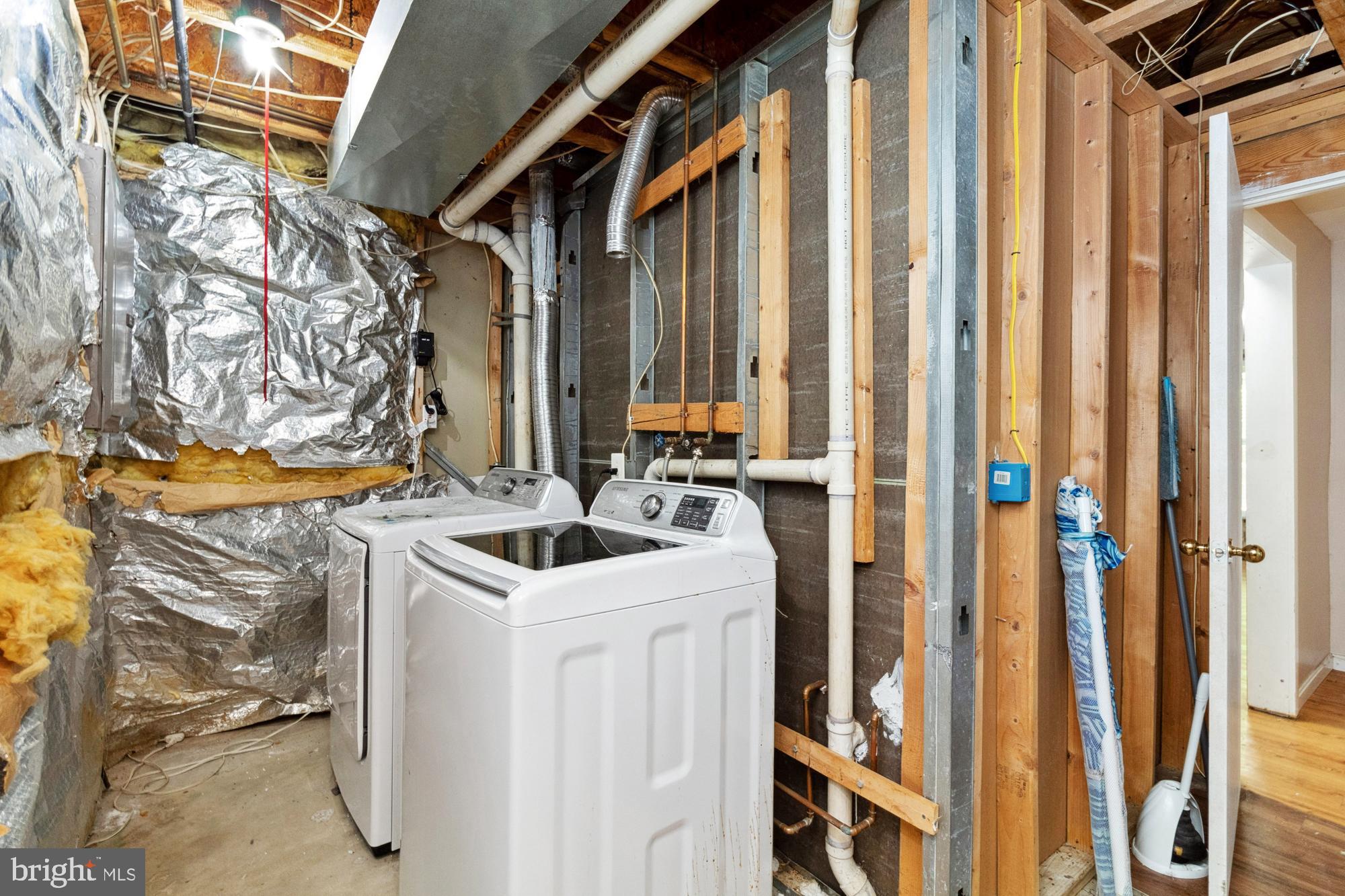 THE VILLAGES OF LYONSFIELD RUN - Residential Lease