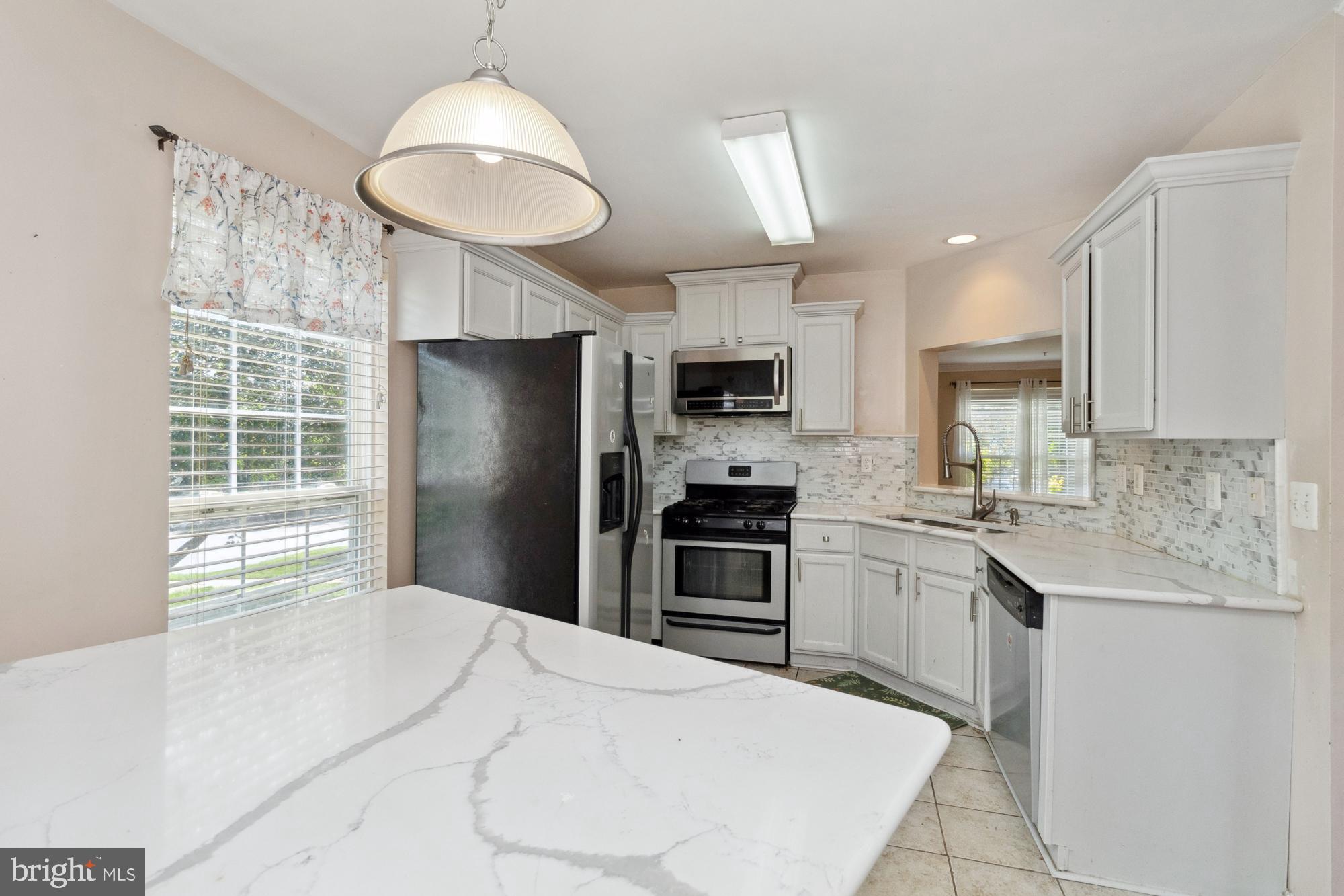 THE VILLAGES OF LYONSFIELD RUN - Residential Lease