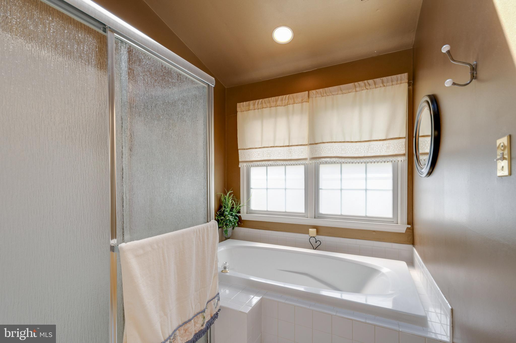 ROSE HILL FALLS - Residential