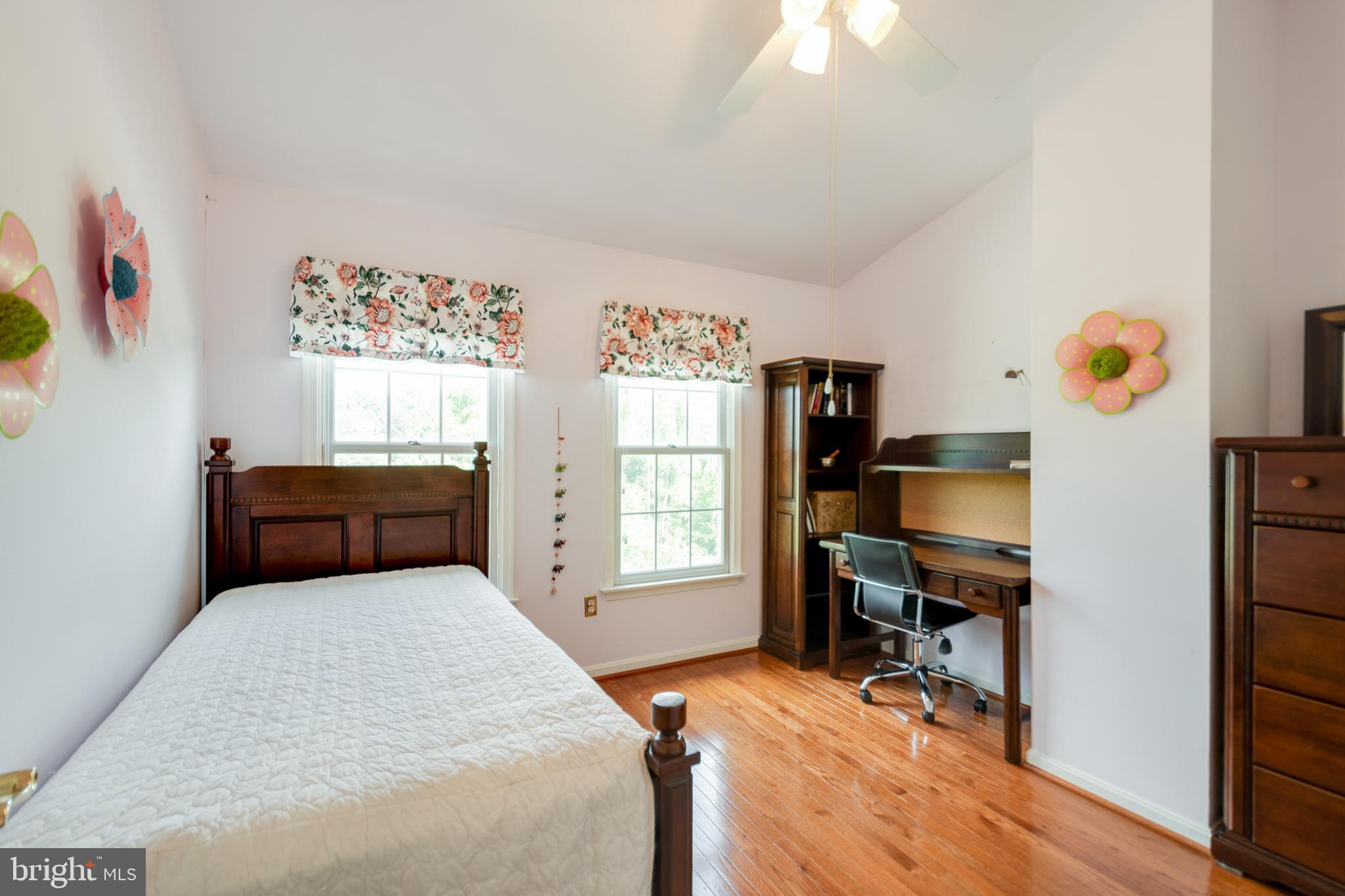 ROSE HILL FALLS - Residential