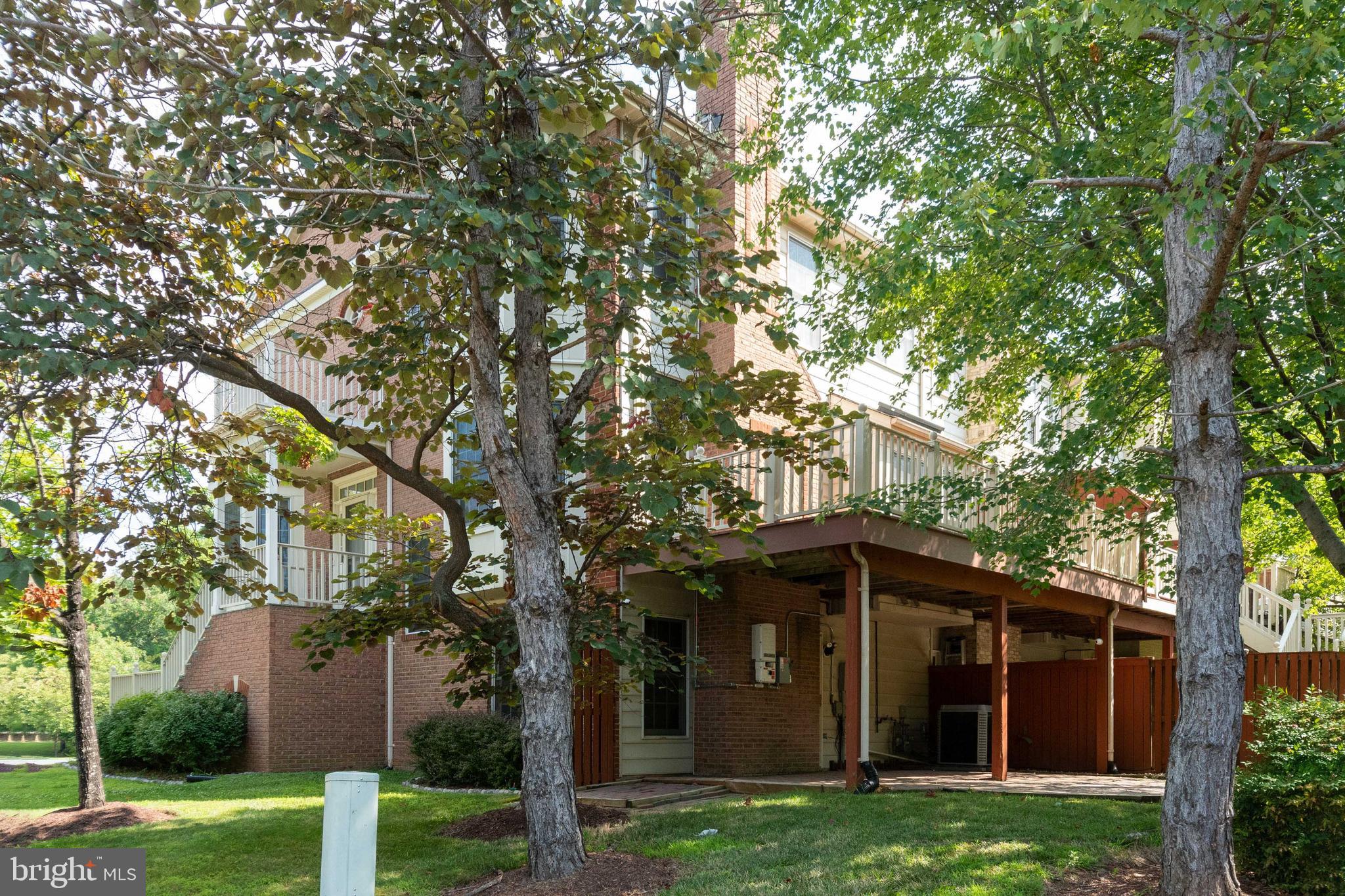 ROSE HILL FALLS - Residential