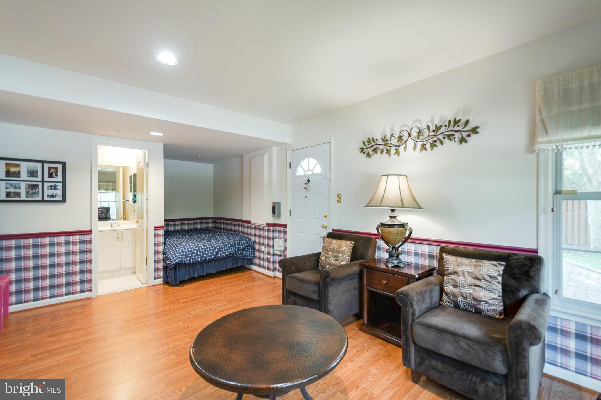 ROSE HILL FALLS - Residential