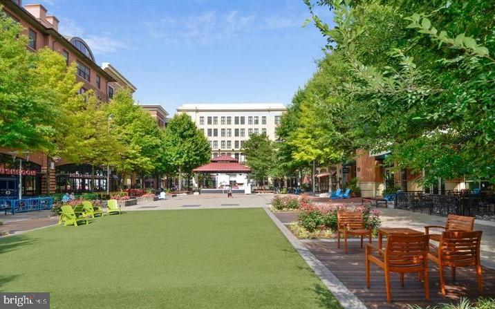 ROSE HILL FALLS - Residential