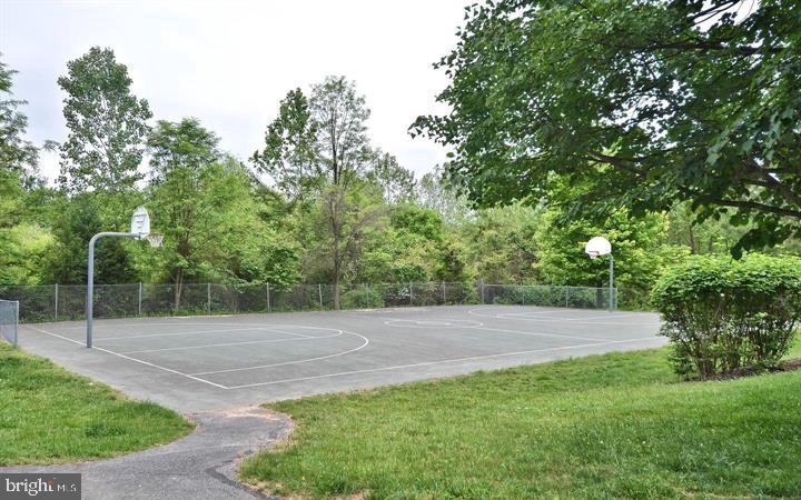 ROSE HILL FALLS - Residential