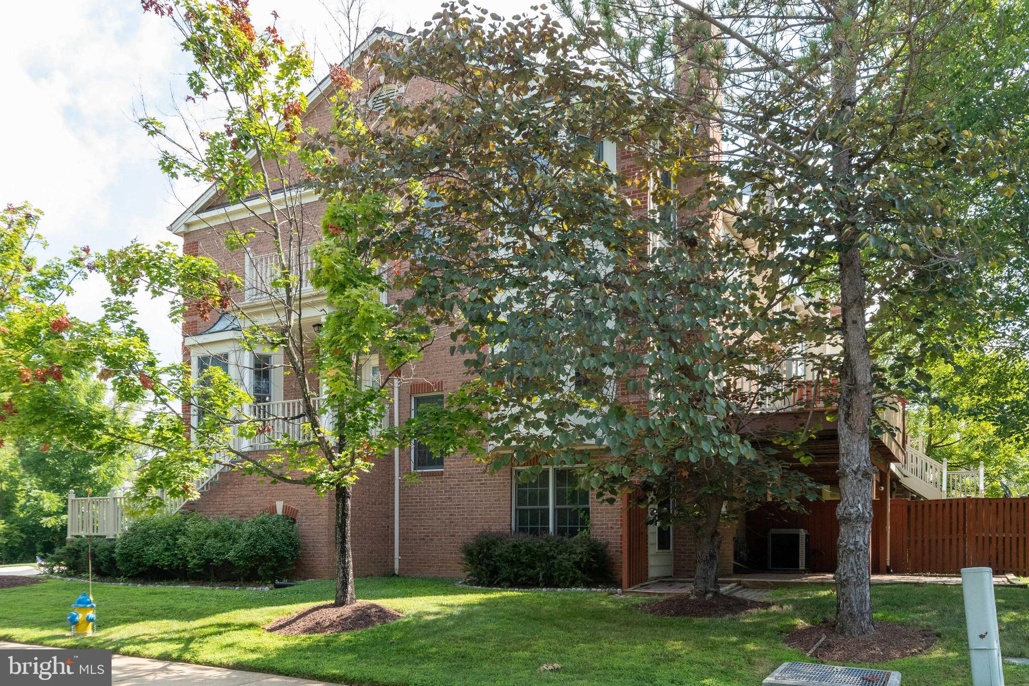 ROSE HILL FALLS - Residential