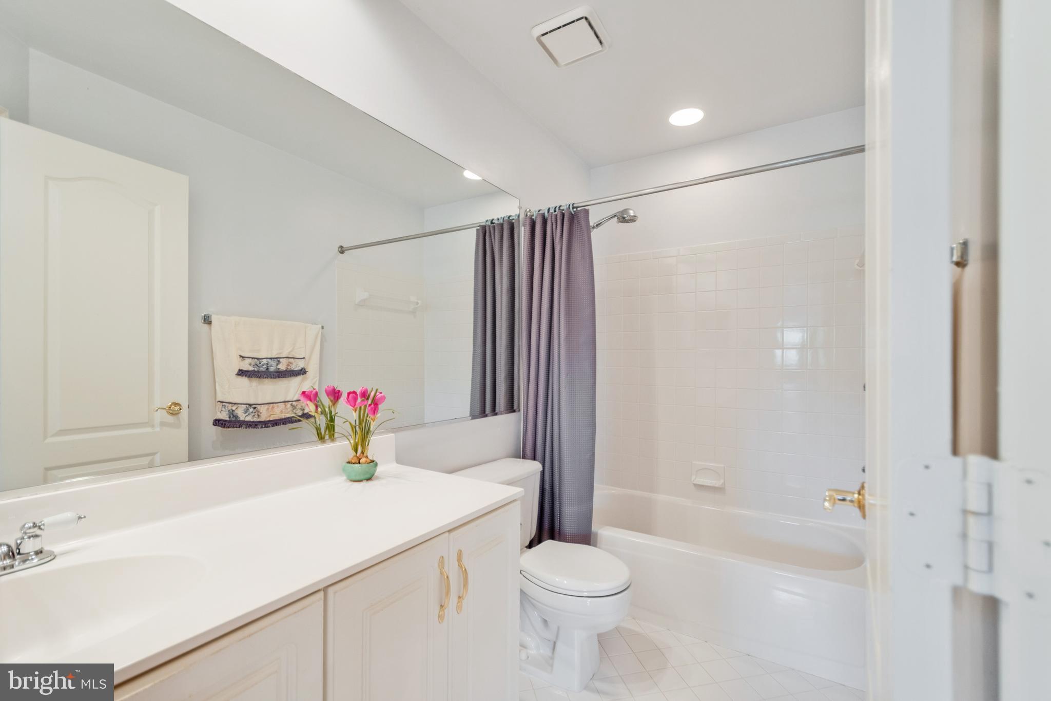 ROSE HILL FALLS - Residential