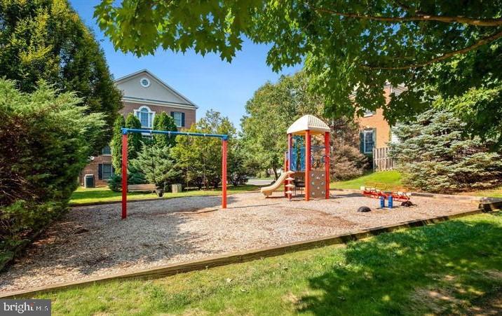 ROSE HILL FALLS - Residential