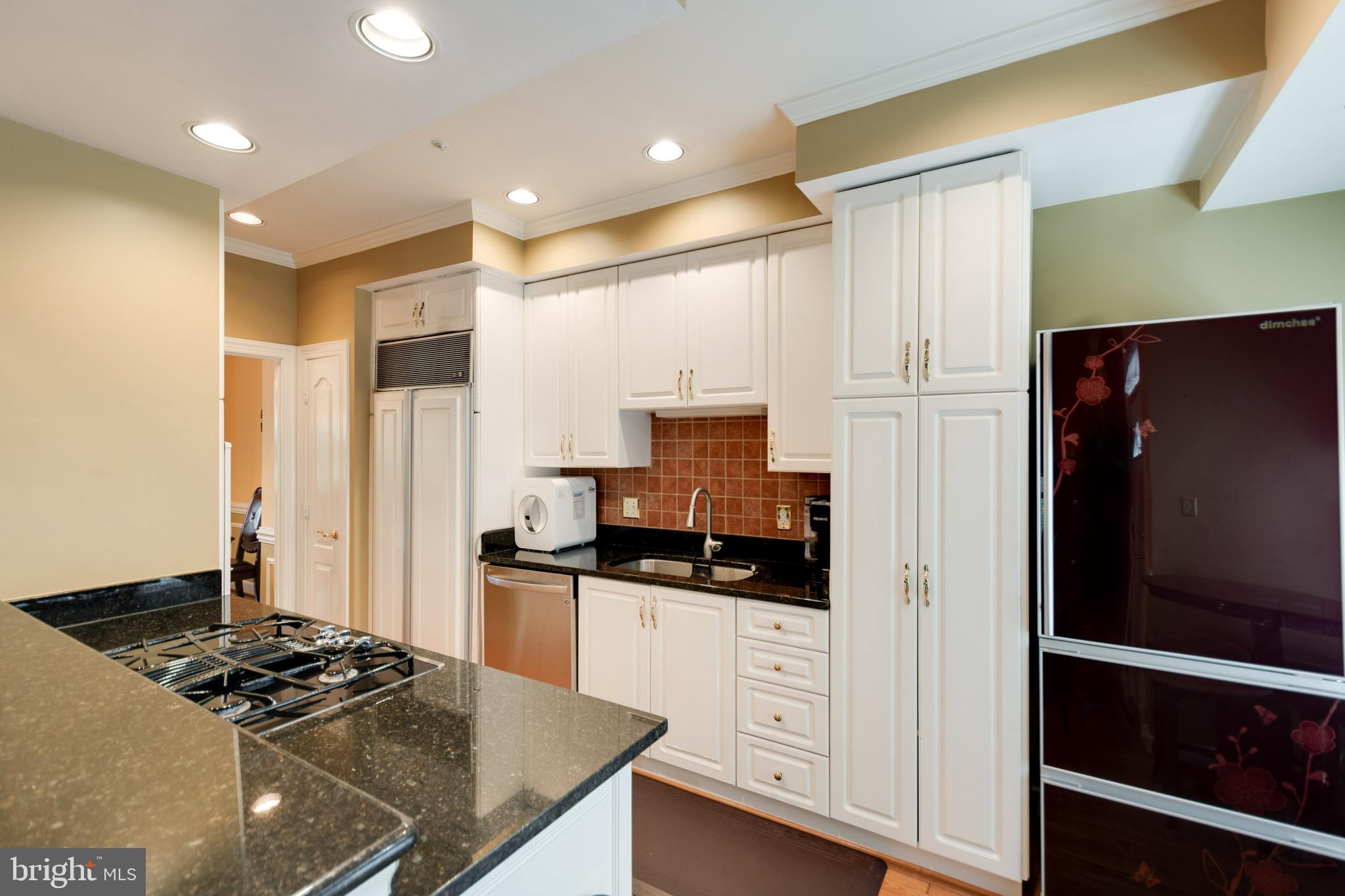 ROSE HILL FALLS - Residential