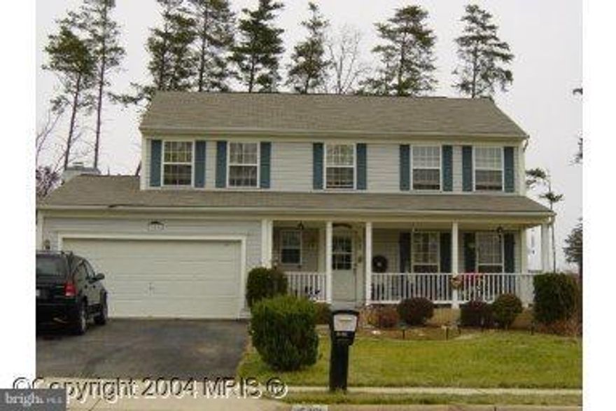 BEST VALUE IN SOUGHT AFTER CARDINAL RIDGE! THIS SPACIOUS HOME FEATURES 4 BEDROOMS, 3 FULL AND 1 HALF BATHS WITH 2 EXTRA DENS, HARDWOODS, GRANITE COUNTER TOPS, CERAMIC FLOORING AND VERY CONVENIENT TO SHOPPING, DINING AND MORE. SE HABLA ESPANOL.