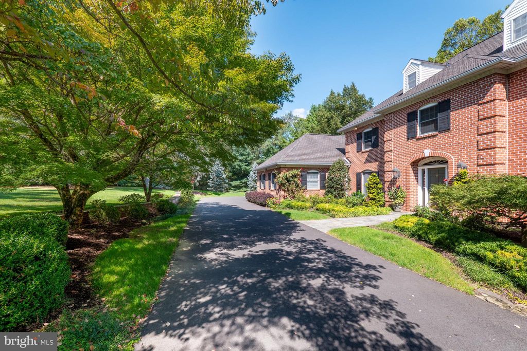 Photo of 1593 Saucon Valley Road, BETHLEHEM, PA 18015 (MLS # PANH2009274)