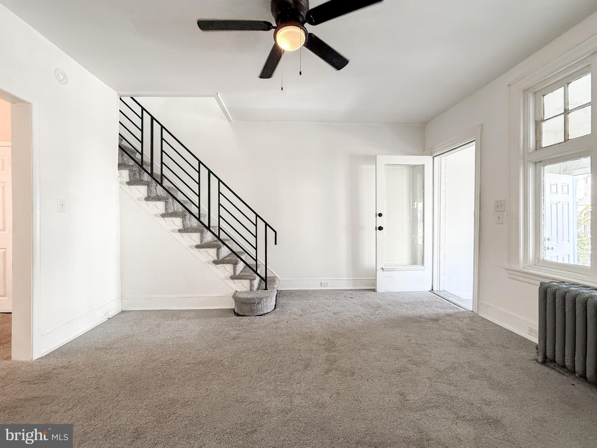 156 W ALBANUS STREET