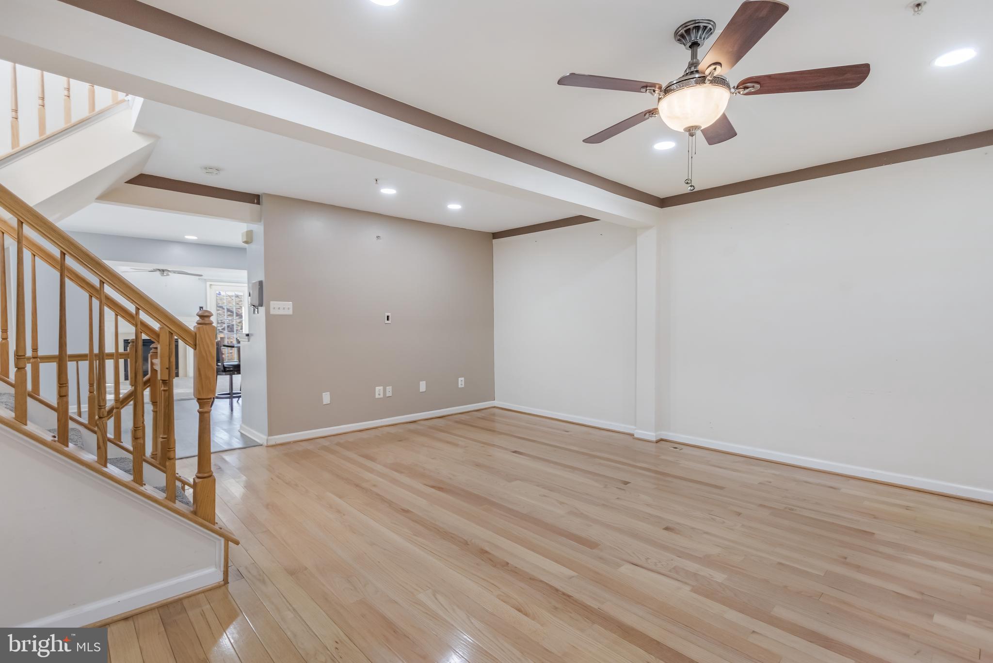 VILLAGE TOWNS - Residential