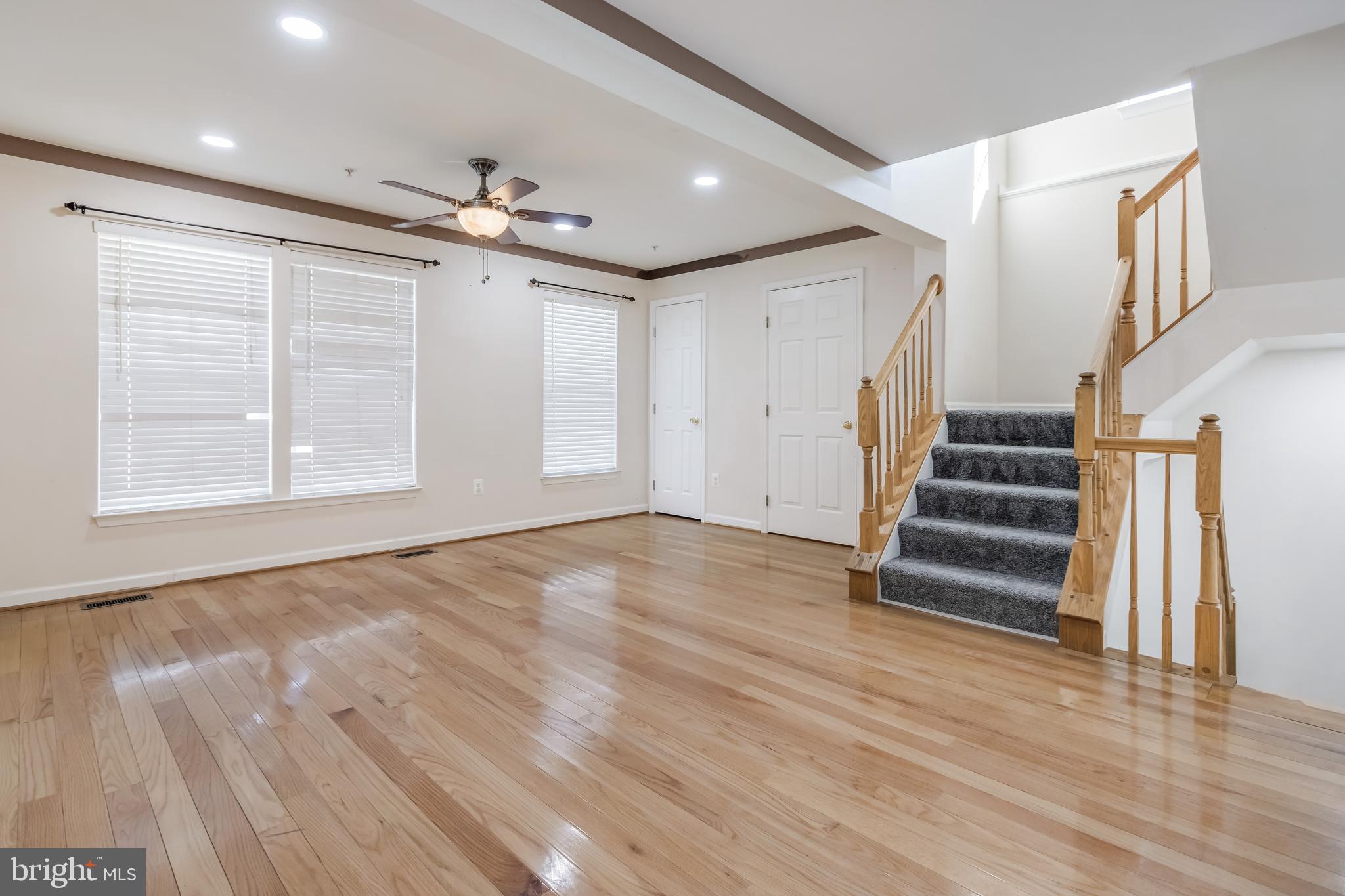 VILLAGE TOWNS - Residential