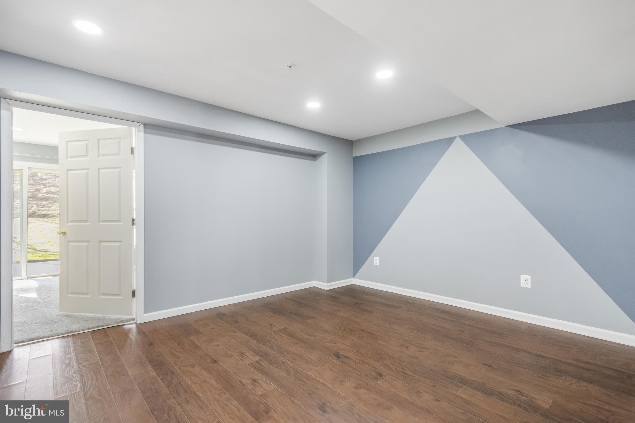 VILLAGE TOWNS - Residential