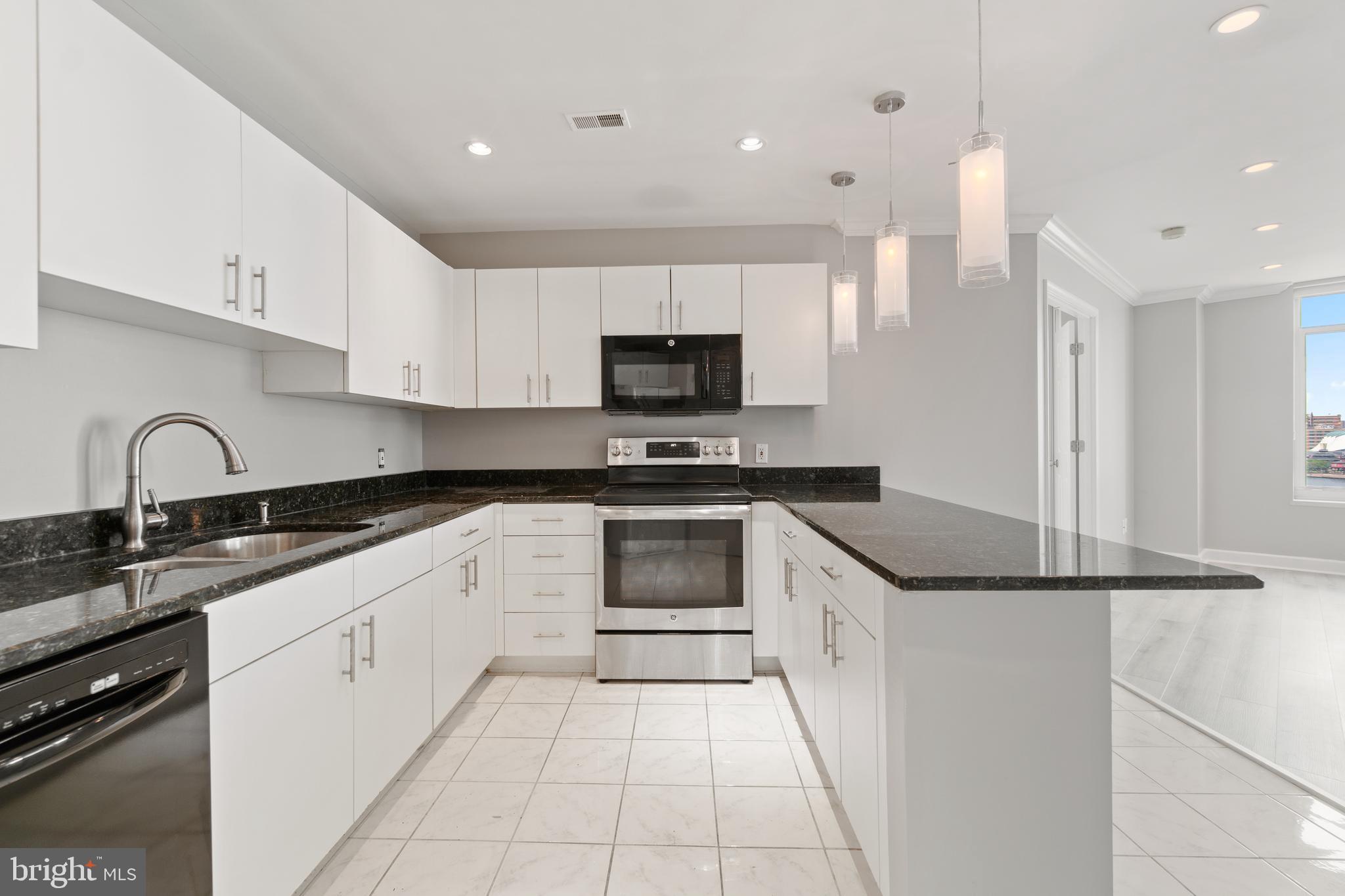 HARBORVIEW - Residential Lease