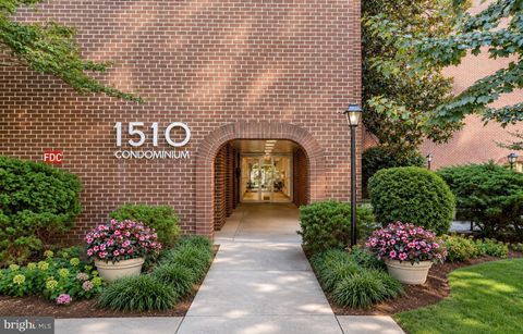 Photo of 1510 12th Street N #303, ARLINGTON, VA 22209 (MLS # VAAR2074070)