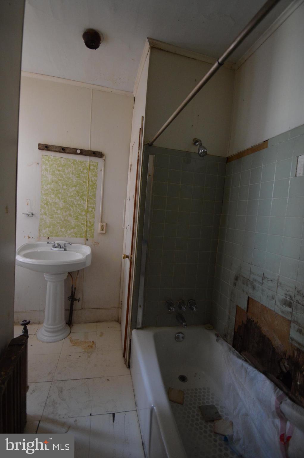 COBBS CREEK - Residential