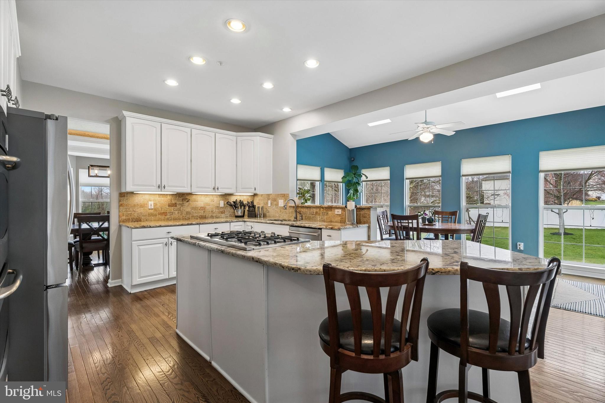 MAPLE KNOLL - Residential