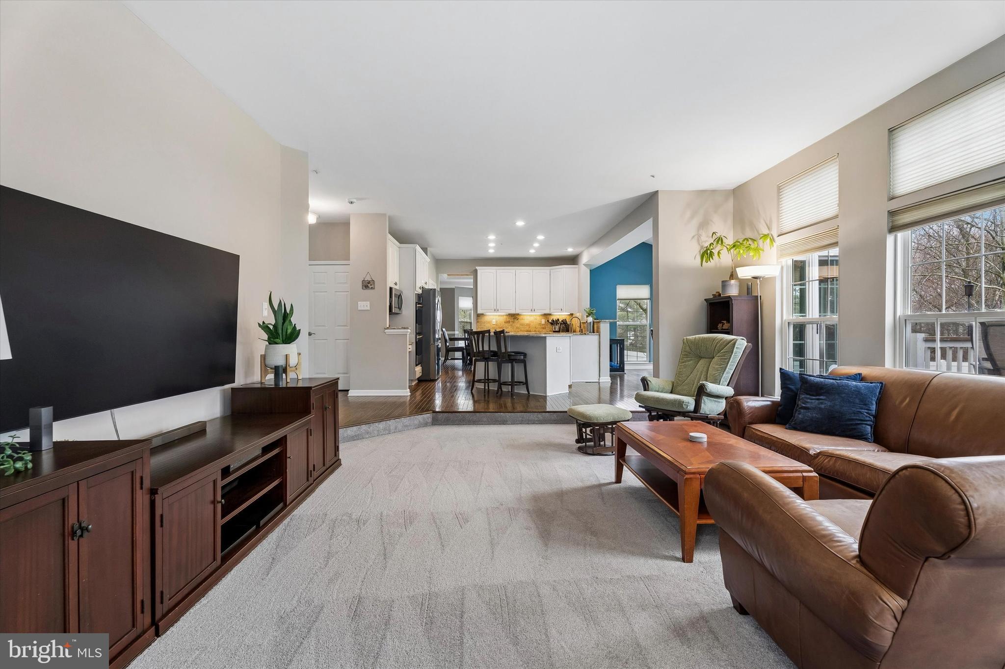 MAPLE KNOLL - Residential