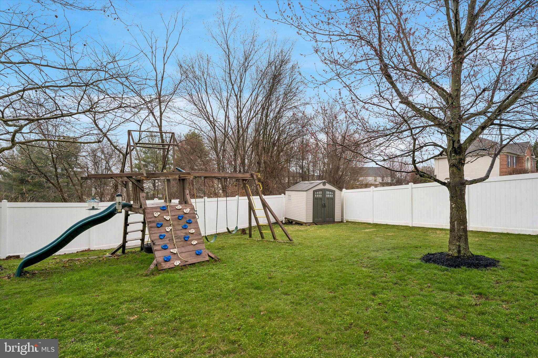 MAPLE KNOLL - Residential