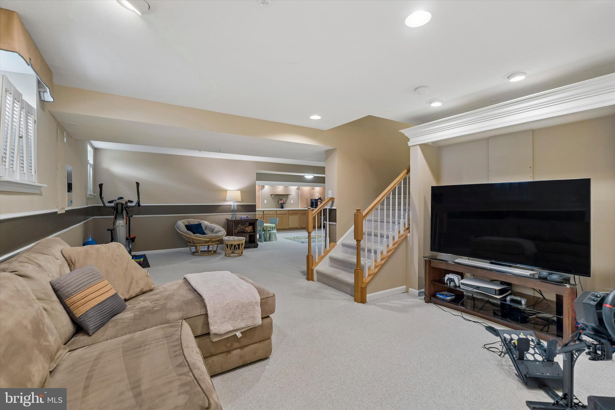 MAPLE KNOLL - Residential