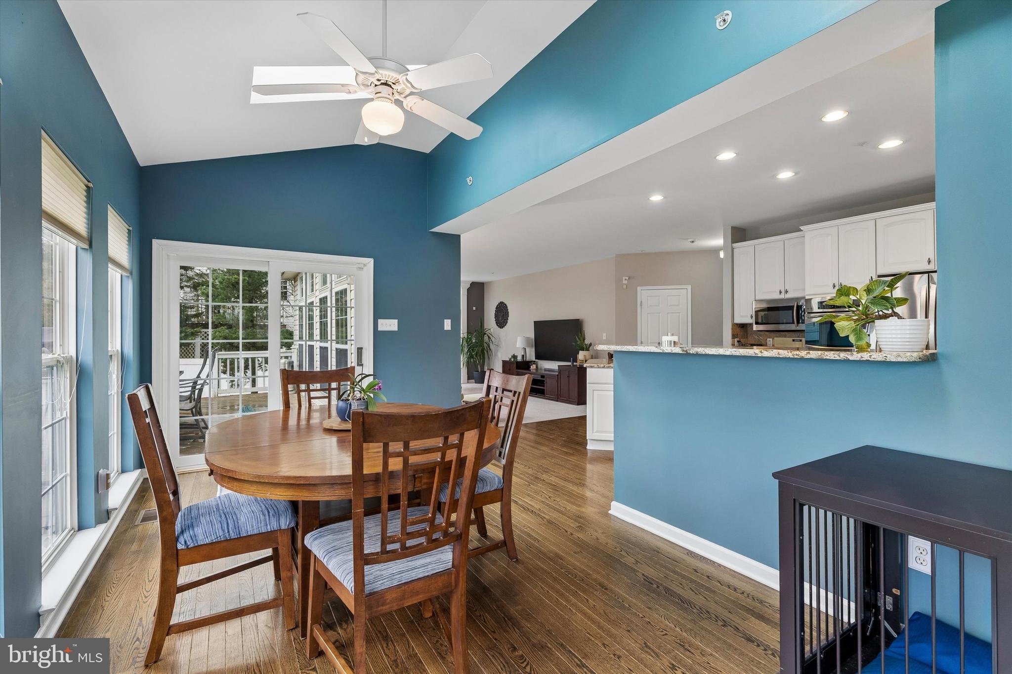 MAPLE KNOLL - Residential