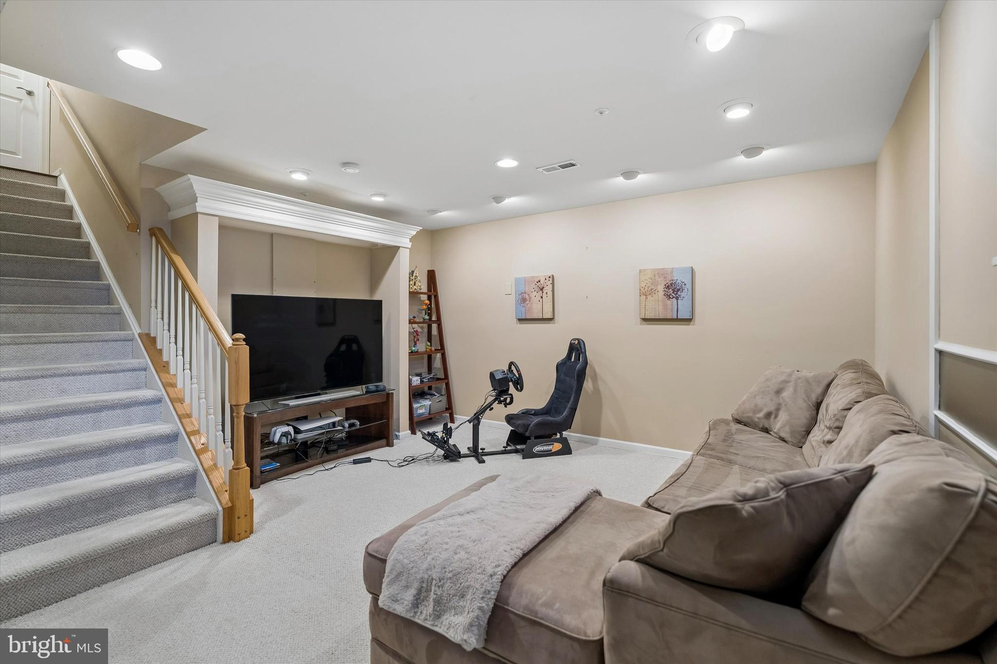 MAPLE KNOLL - Residential