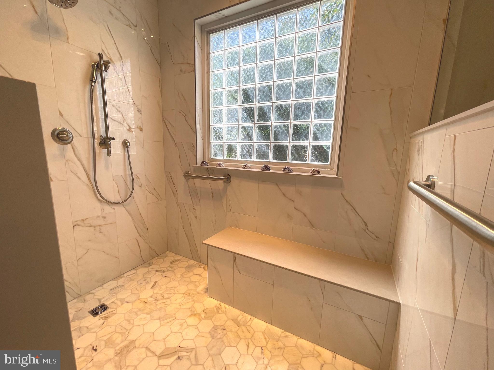 WAGAMONS WEST SHORES - Residential