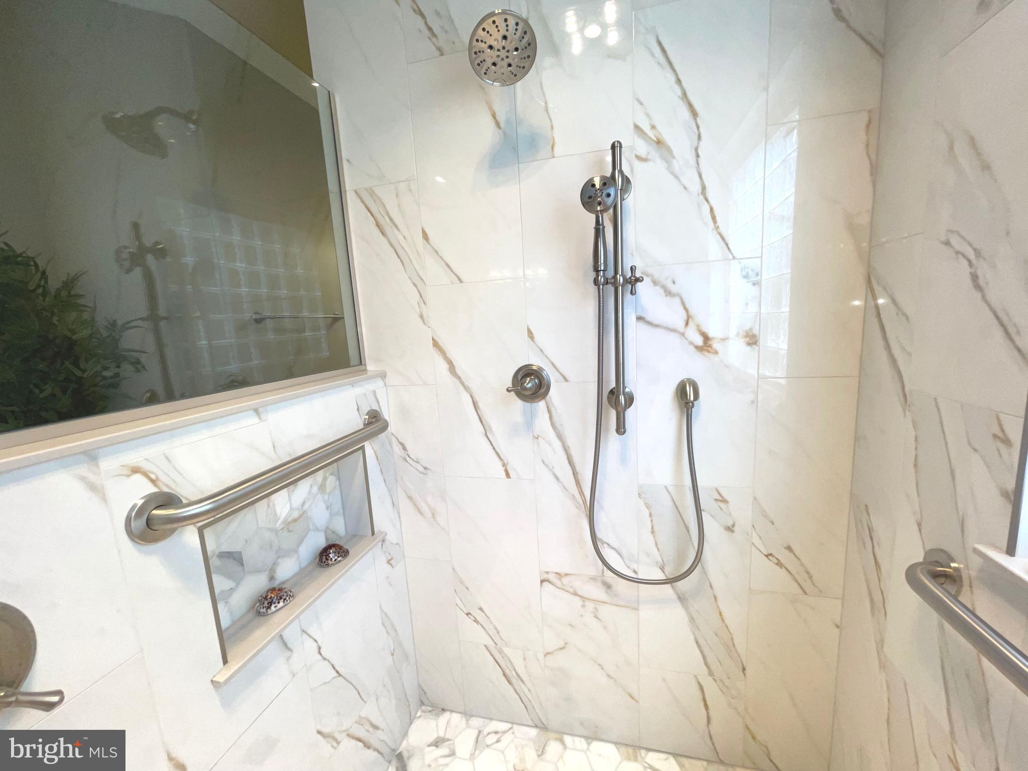 WAGAMONS WEST SHORES - Residential