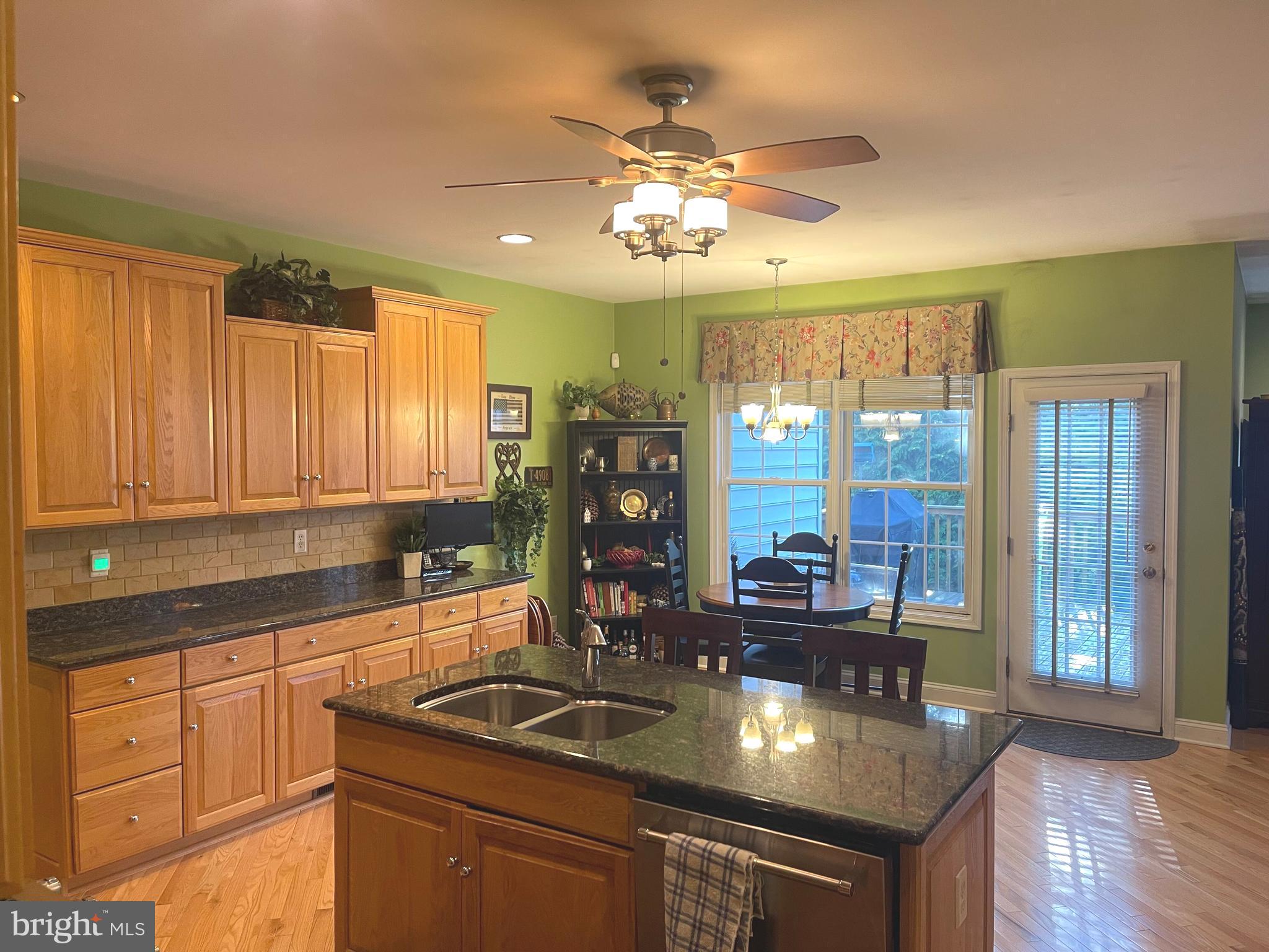 WAGAMONS WEST SHORES - Residential