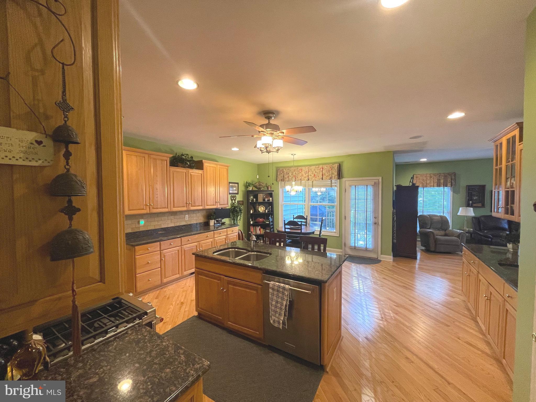 WAGAMONS WEST SHORES - Residential