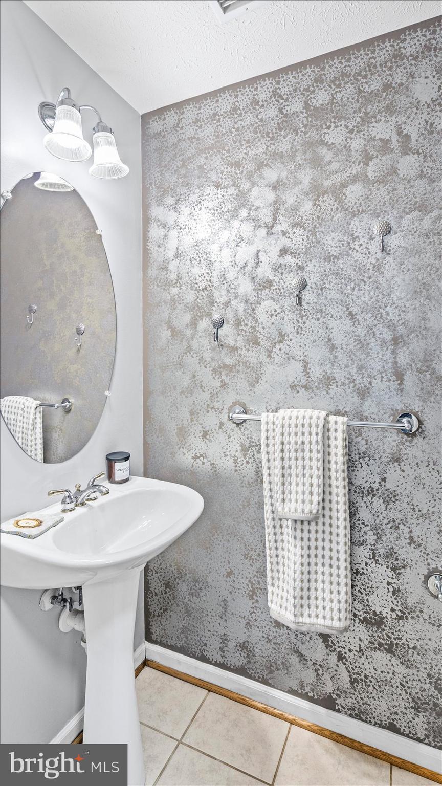 VILLAGE OF MILL RUN - Residential