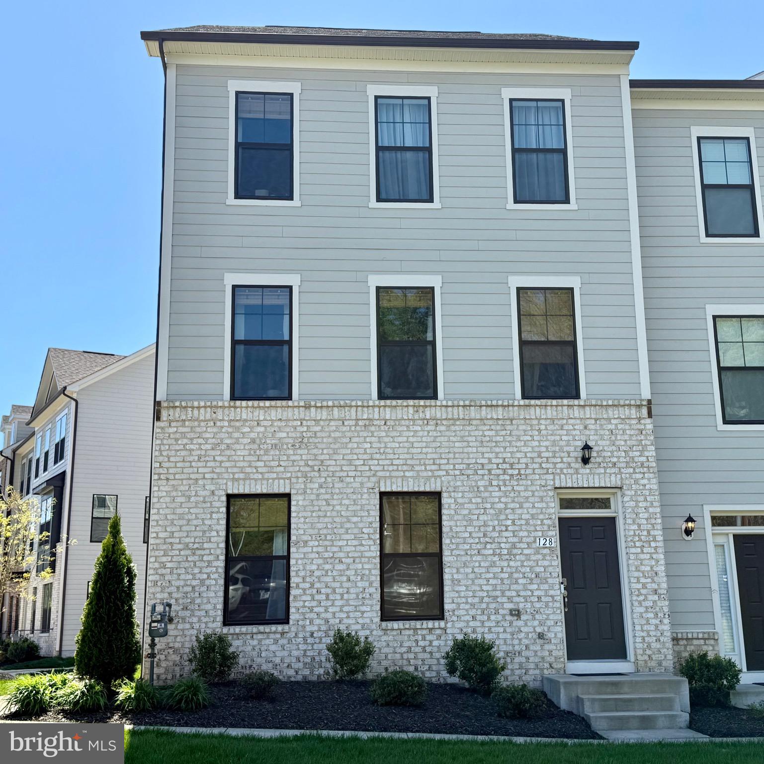 HIGHLANDER PARK - Residential Lease