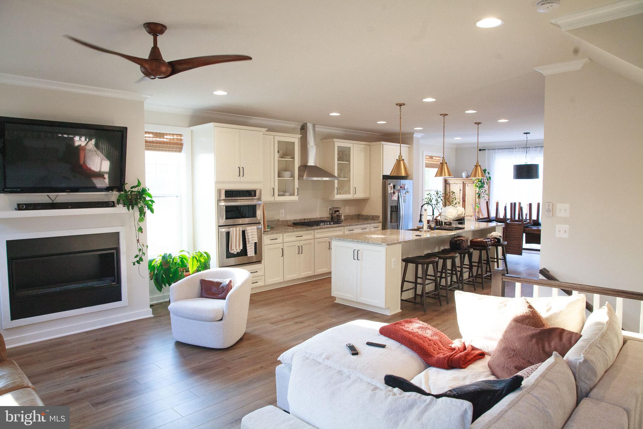 HIGHLANDER PARK - Residential Lease