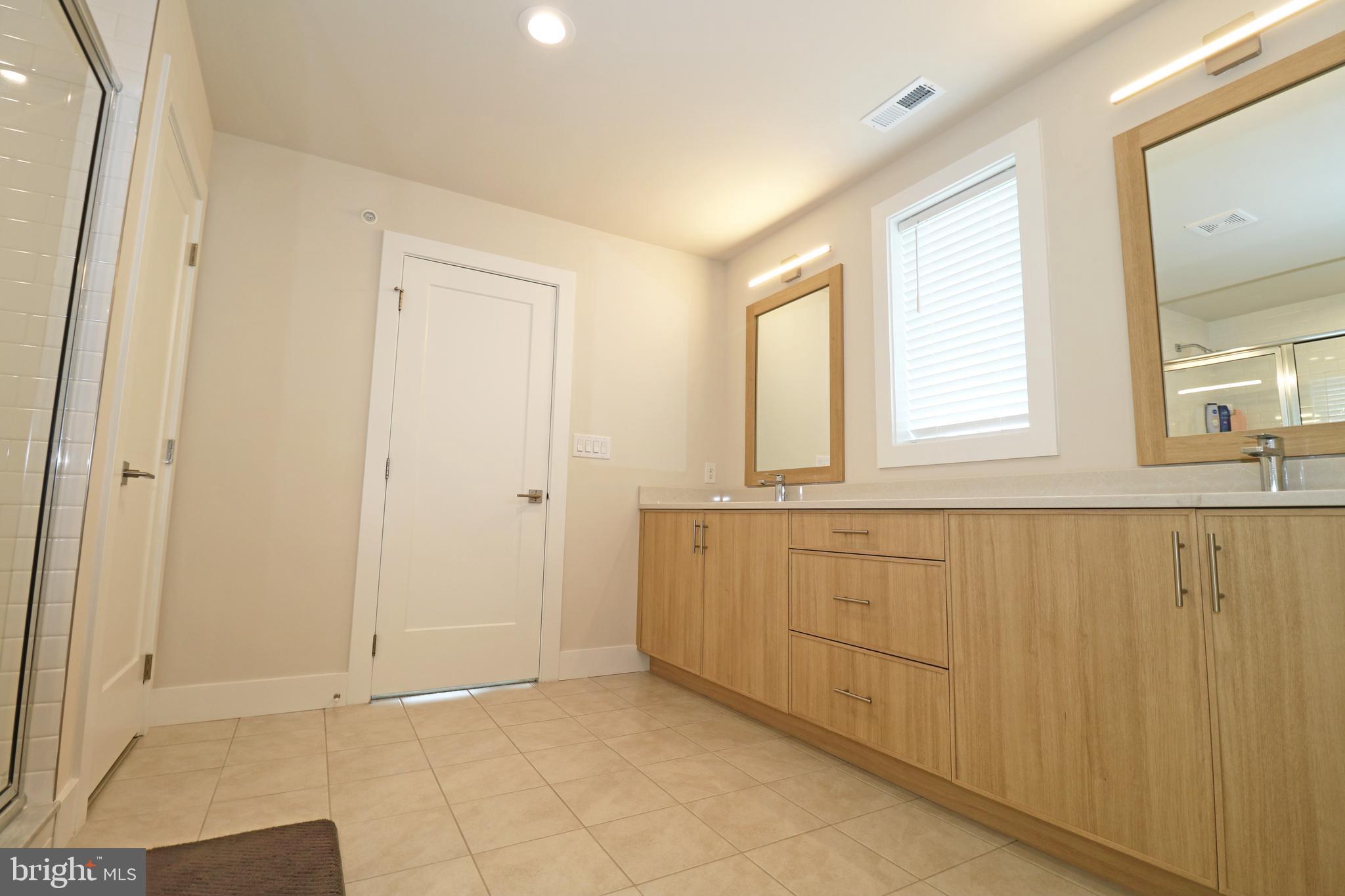 KING OF PRUSSIA - Residential