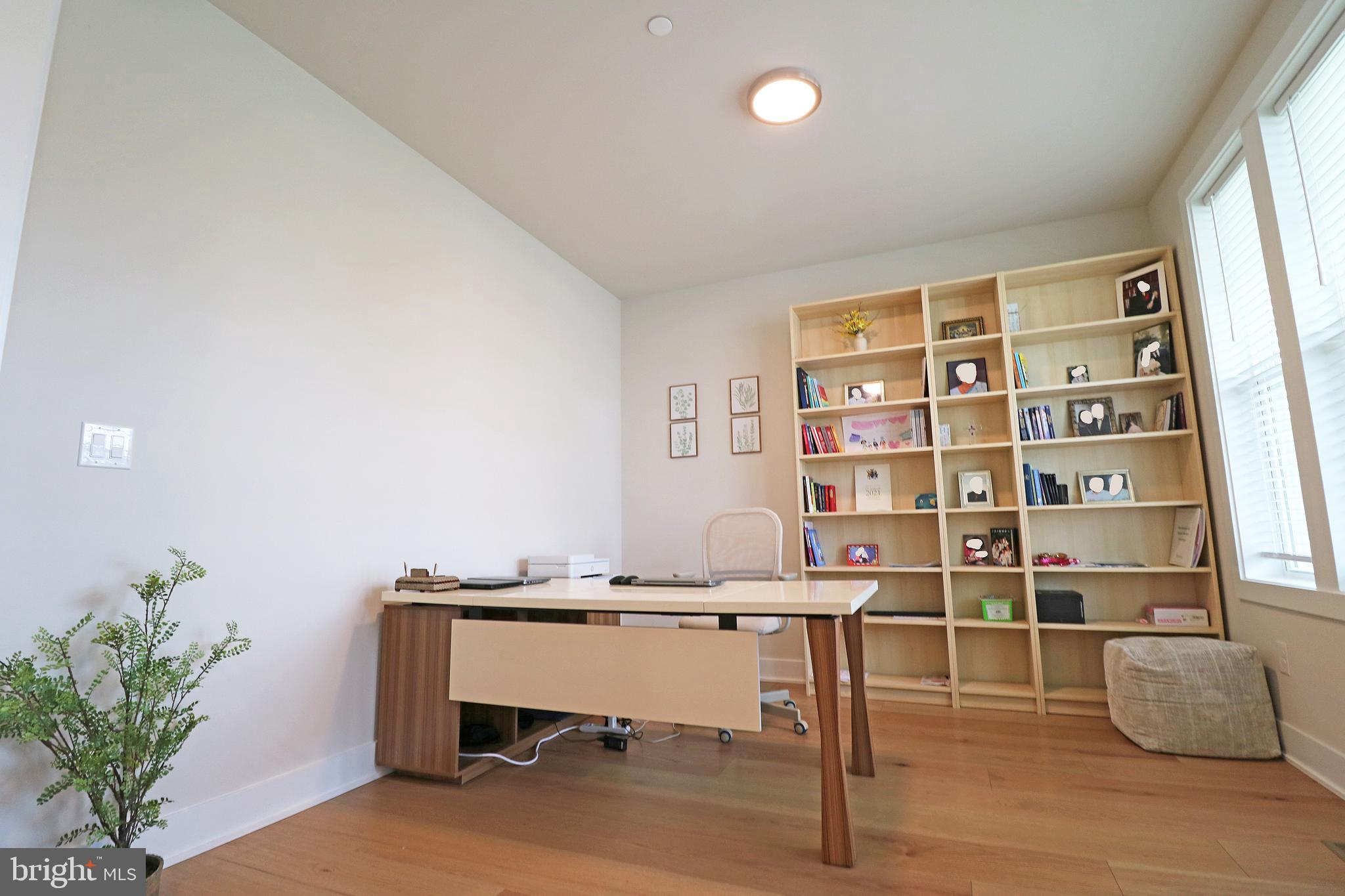 KING OF PRUSSIA - Residential