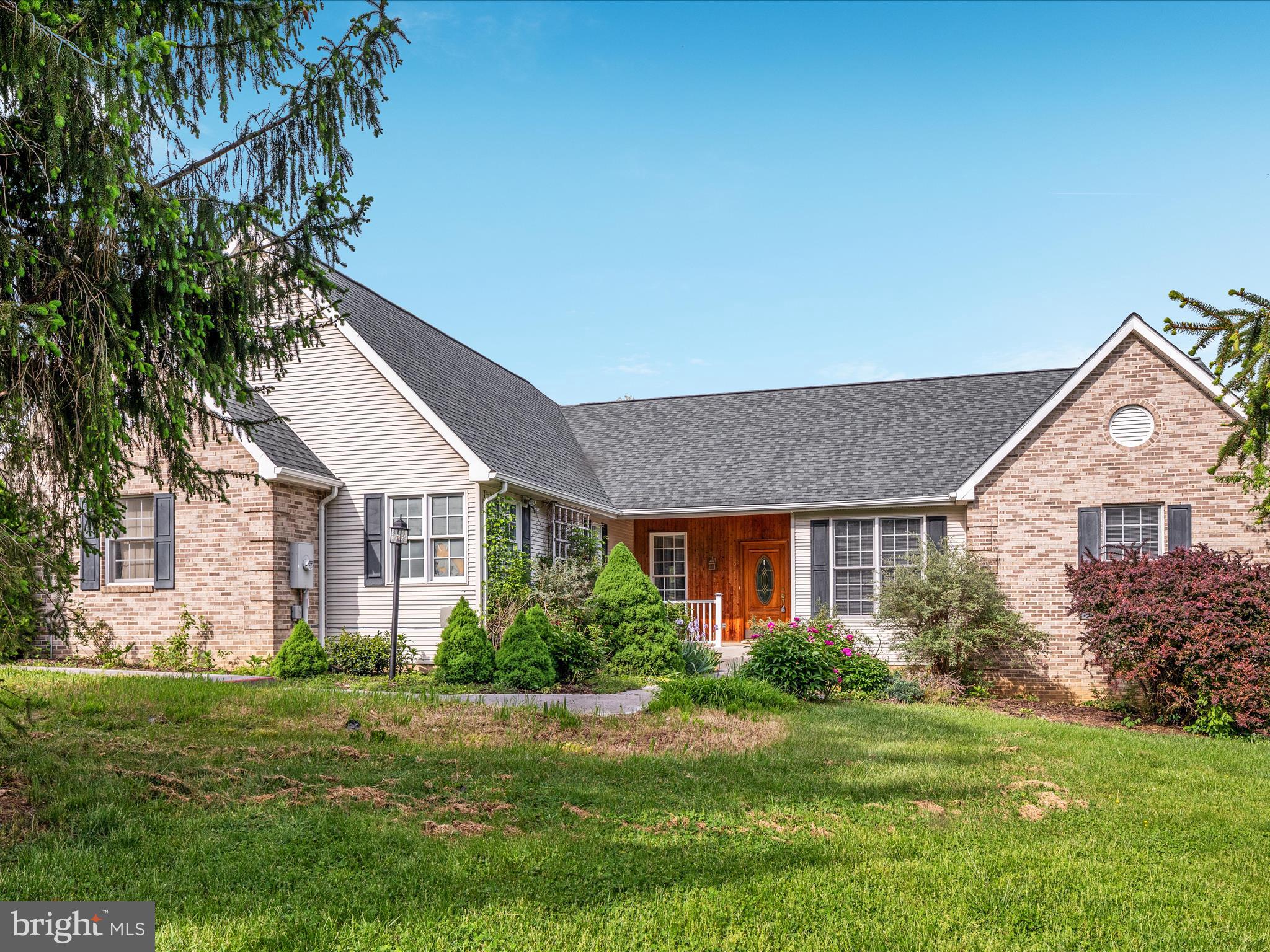 61 RIVER COURT