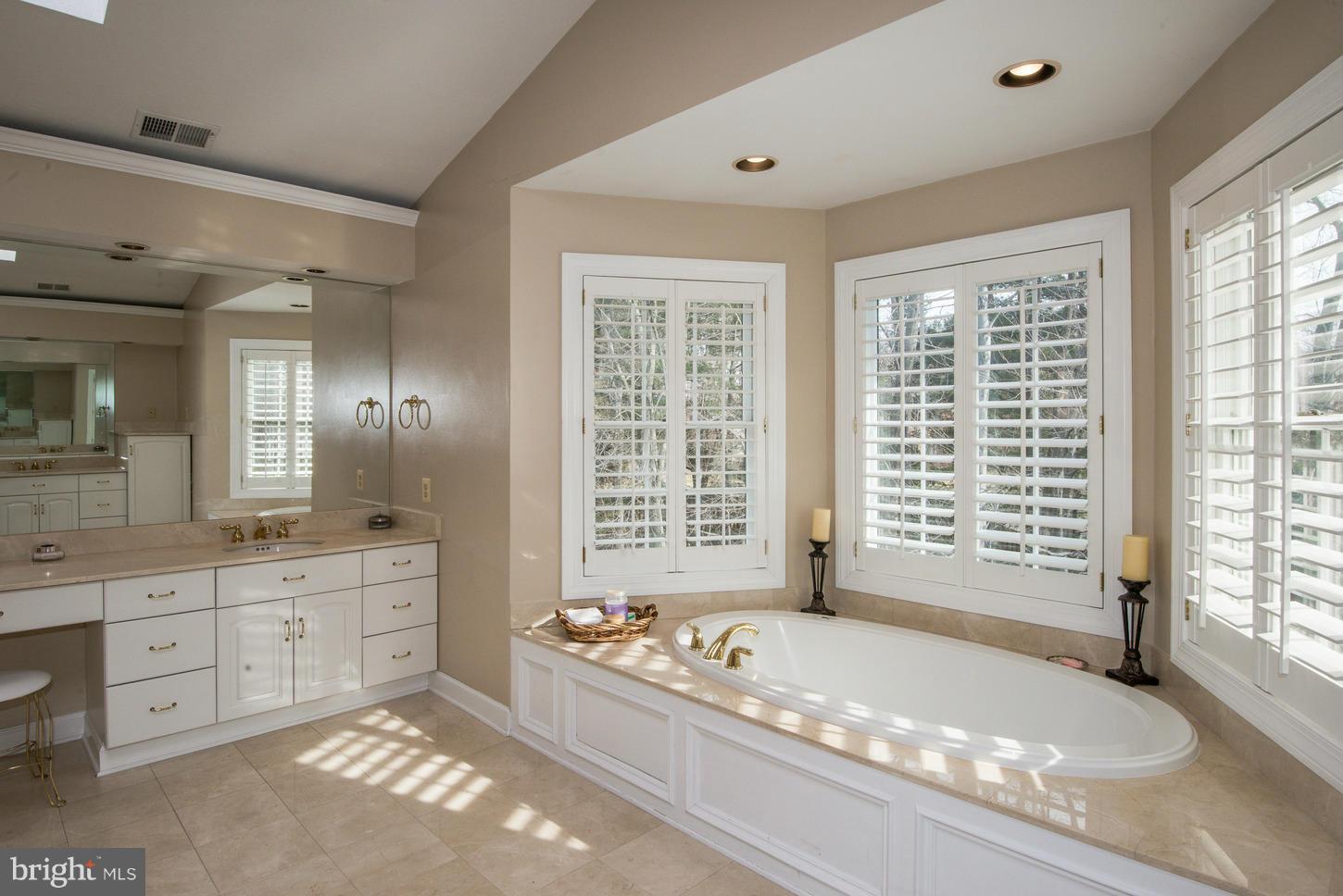 SUMMERWOOD - Residential