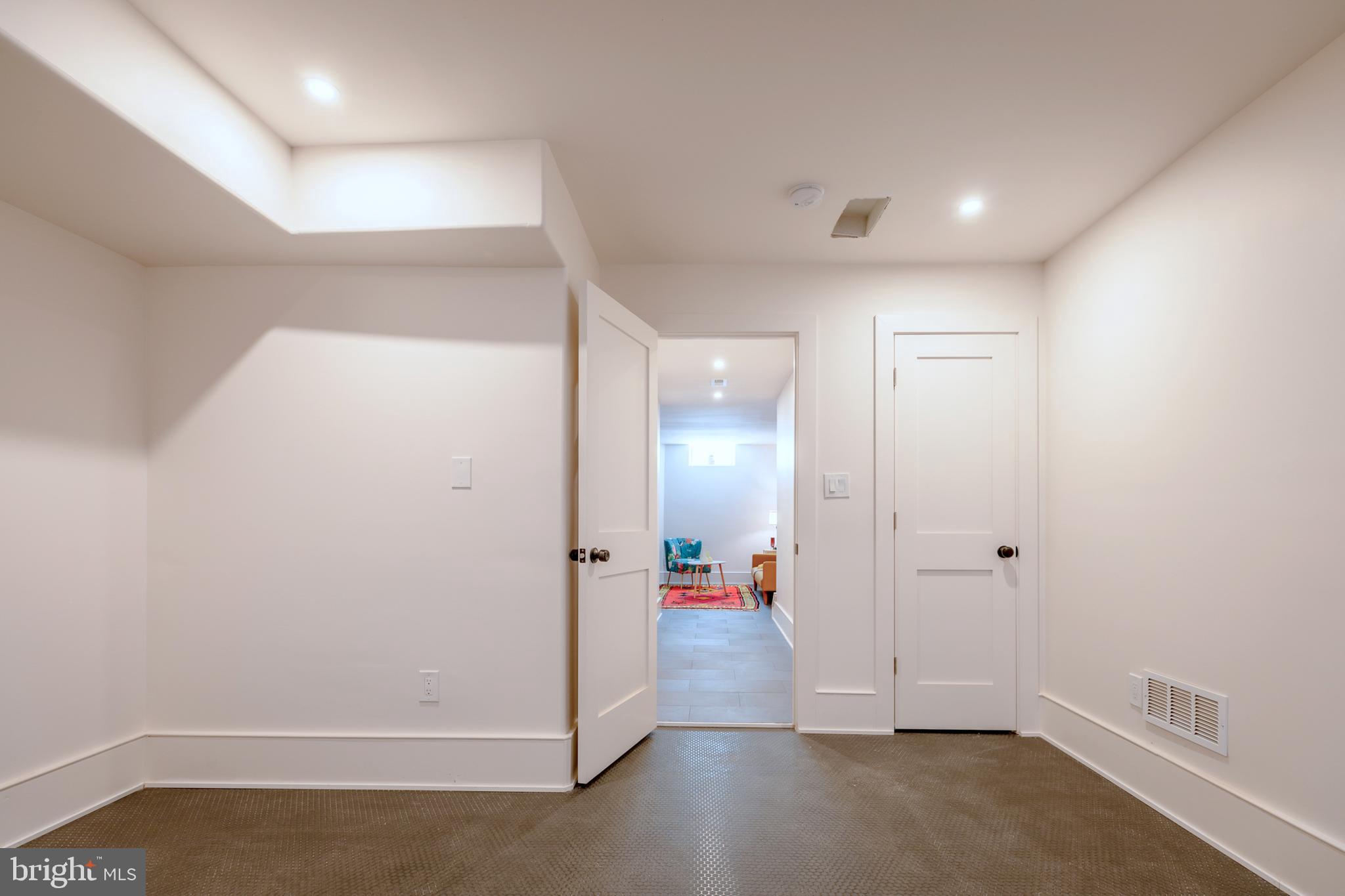 GRADUATE HOSPITAL - Residential