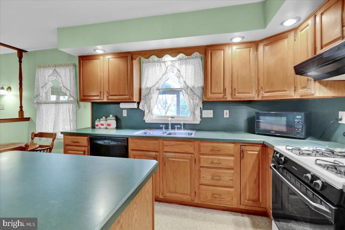 WILSHIRE MEADOWS - Residential