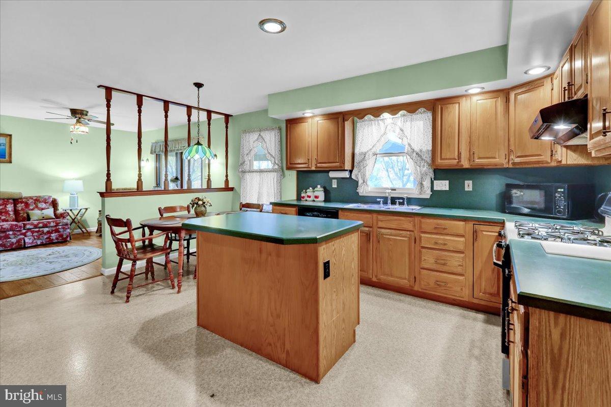 WILSHIRE MEADOWS - Residential