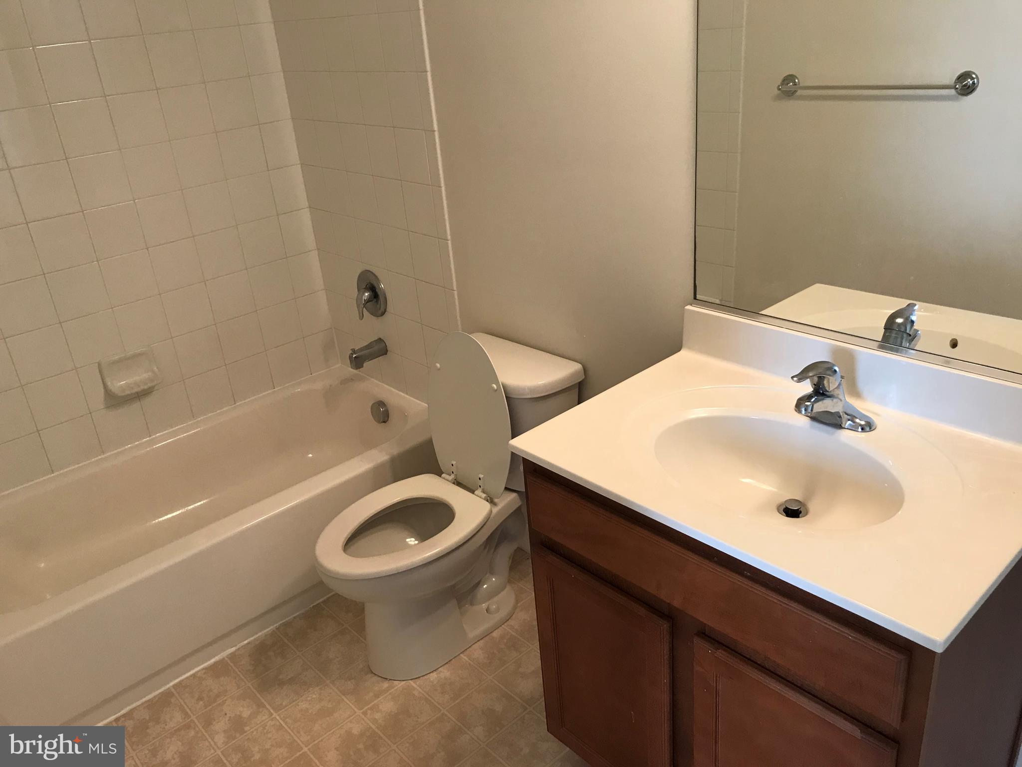 VILLAGES OF URBANA - Residential Lease