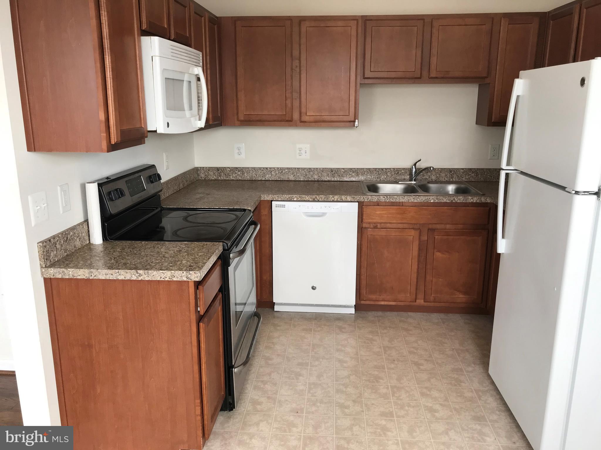 VILLAGES OF URBANA - Residential Lease