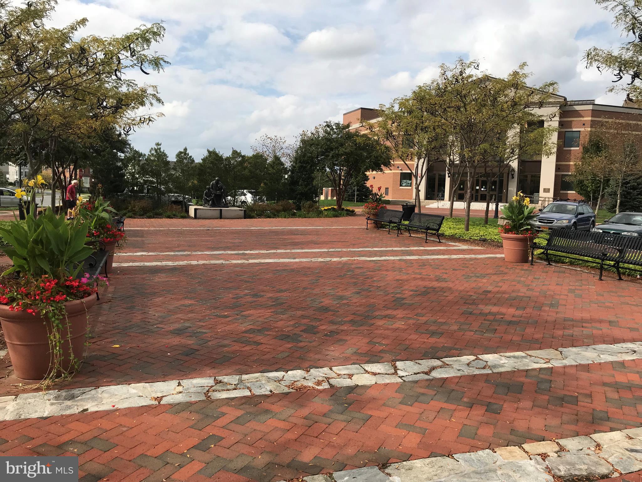 VILLAGES OF URBANA - Residential Lease