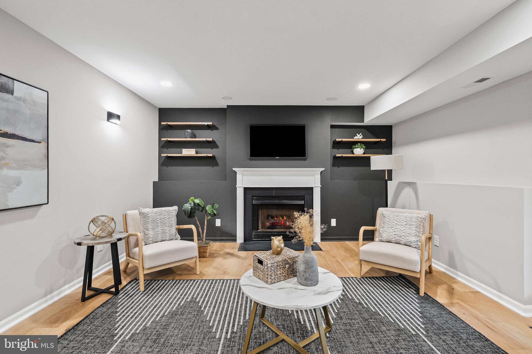 SENECA GARDENS - Residential