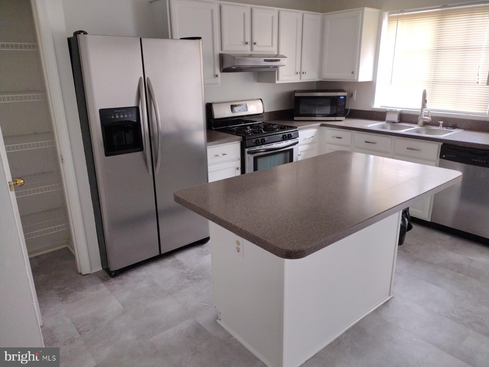 SEVEN OAKS - Residential