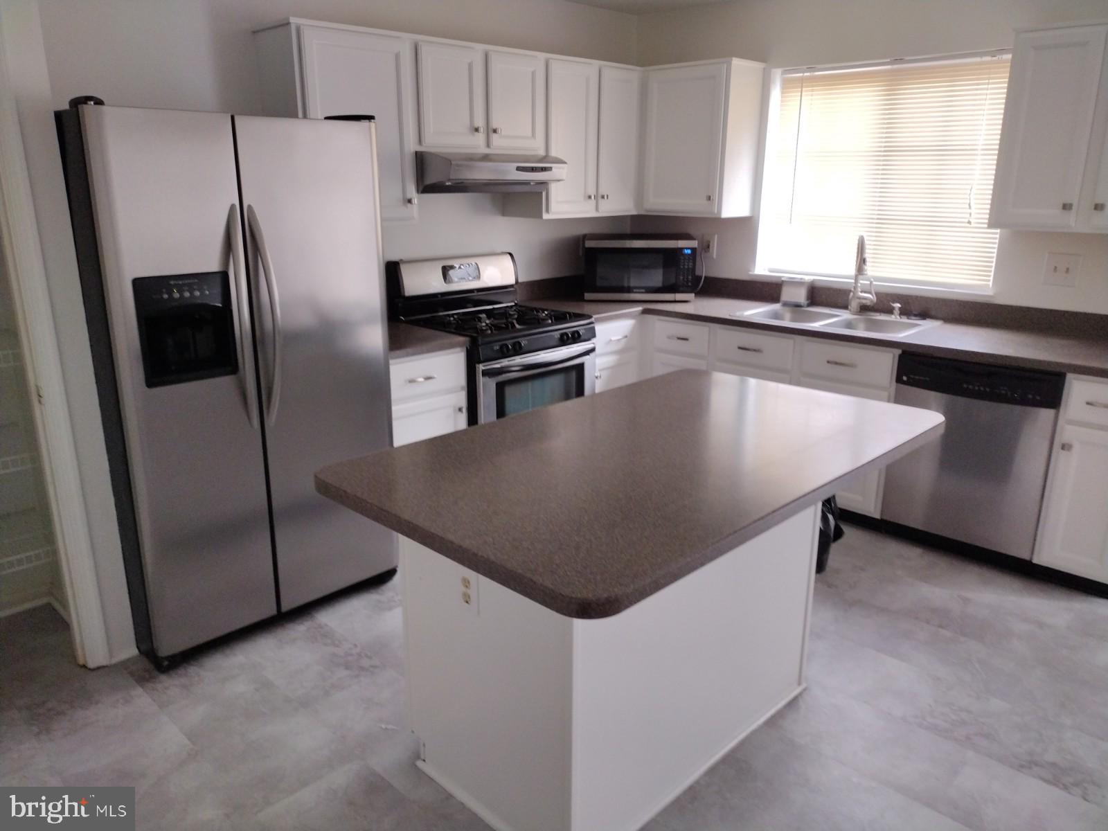 SEVEN OAKS - Residential