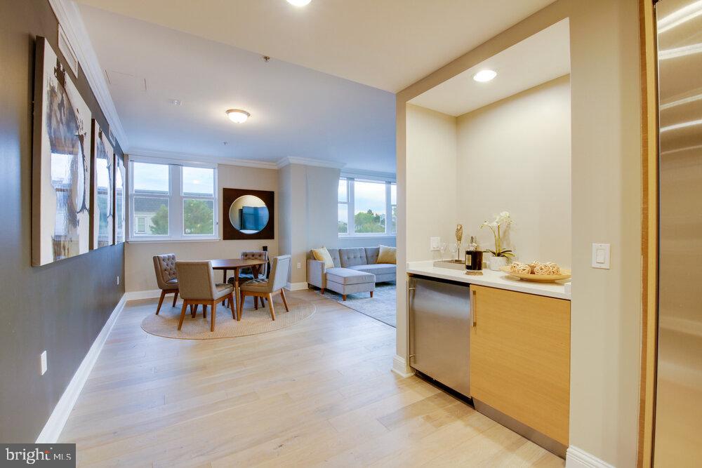 THE RITZ-CARLTON RESIDENCES - Residential Lease