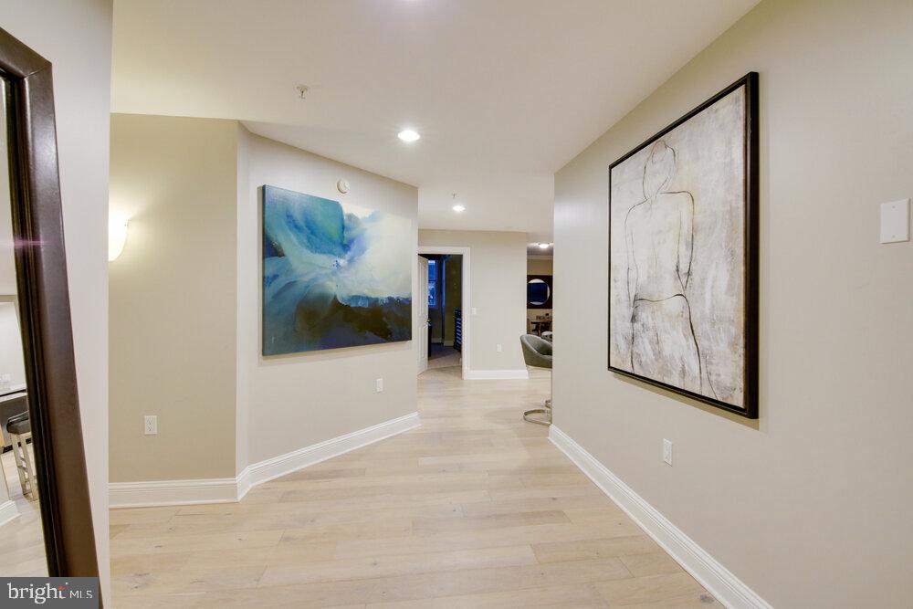 THE RITZ-CARLTON RESIDENCES - Residential Lease