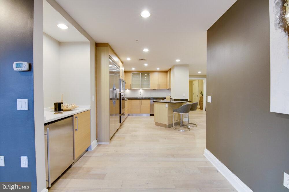 THE RITZ-CARLTON RESIDENCES - Residential Lease